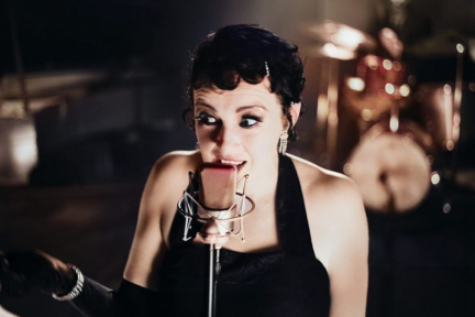 28.12-Me-Mr-Jones