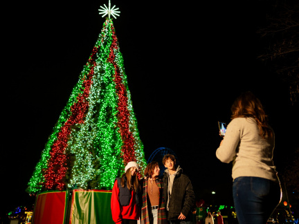 Christmas At Kentucky Kingdom      fb
