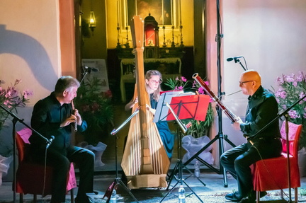 Tra Natale e Oriente in Arioso Furioso Trio