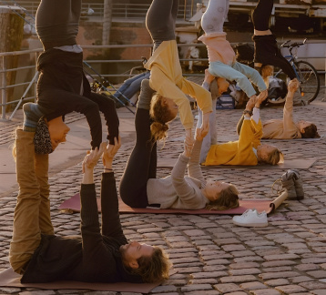 Acro Yoga
