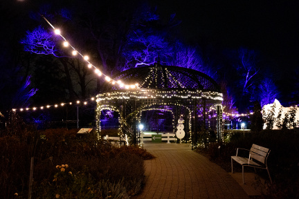 winter-wonders-rose-garden-gazebo