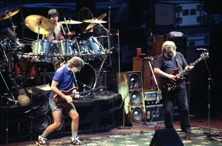 mickey-hart-bob-weir-and-jerry-garcia-of-the-grateful-dead-news-photo-1657719126