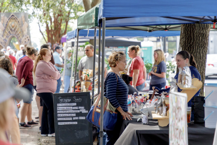 2021-10-16-Palafox-Market-034-2