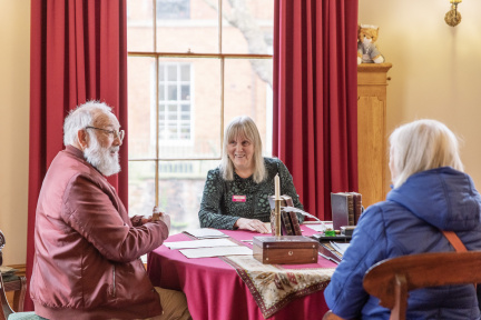 elizabeth-gaskells-house-volunteers-and-visitors