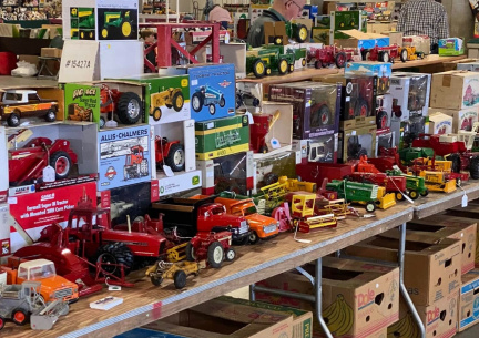 Husker Toy &amp; Buckle Show