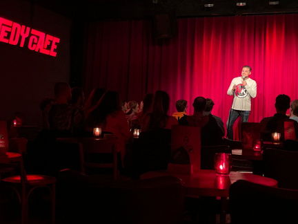 Cocktails &amp; Comedy in English