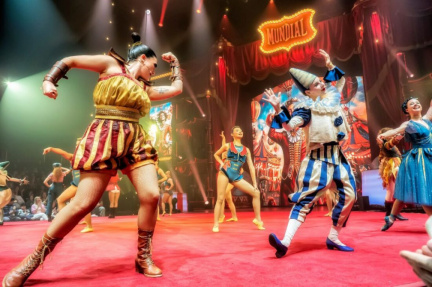 TEATRO-MADRID-circlassica_la_historia_mundial_continua-8-1100x733
