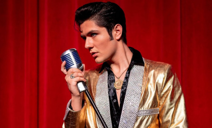 Moses Snow as Elvis