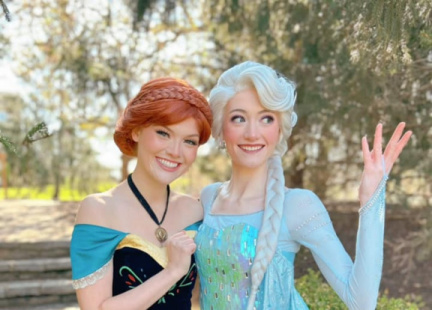 Elsa &amp; Anna's Winter Wonderland