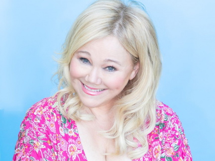 Caroline Rhea