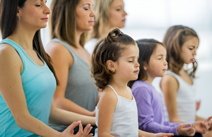 Family Yoga enhanced (1)