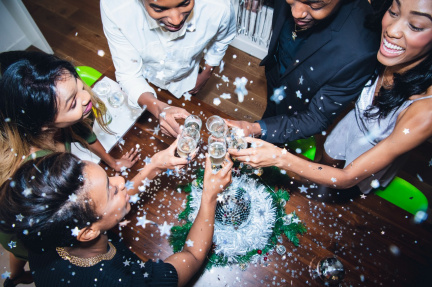 friends-toasting-with-champagne-at-party