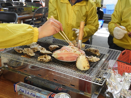 The Toyonaka market is lively