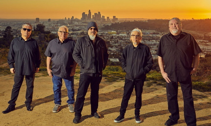 Los Lobos .