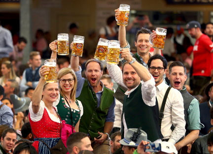 Germany_Oktoberfest_57389-62eba982c20c3-scaled