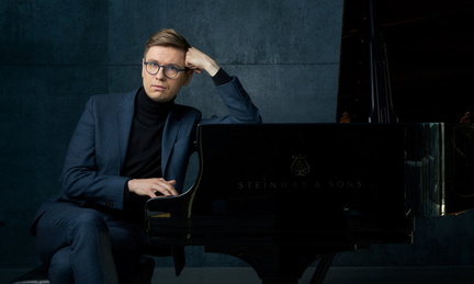 víkingur-ólafsson-plays-brahms