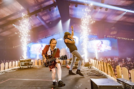 AC DC UK