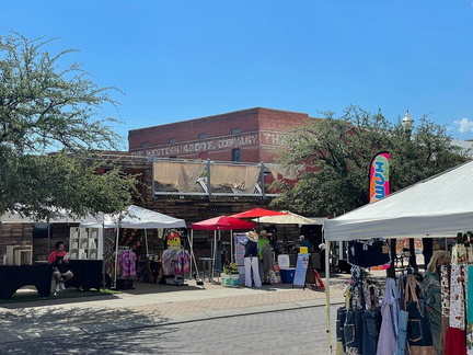 Downtown Art And Farmers Market