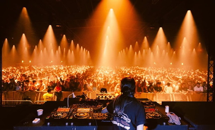photo-from-begind-the-DJ-booth-at-Terminal-V