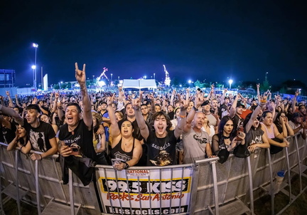 Music-Crowd