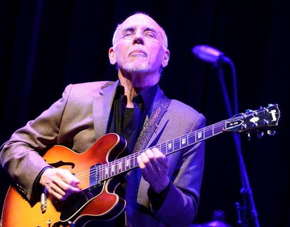 Larry Carlton
