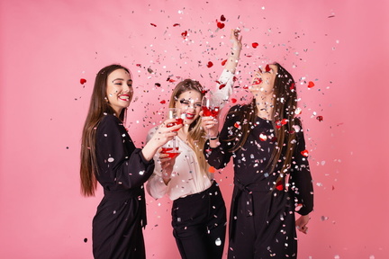 Galentines-Day-lead-image