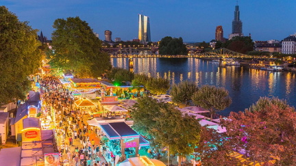 csm_Frankfurt_Mainfest_Staende_Abendstimmung_0090c63d65