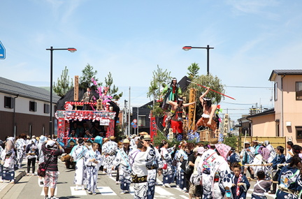 Tsuchizaki Shinmeisha Shrine Annual Celebration And The Float Festival