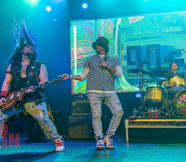Never Ending 80's 80'S v 90'S Battle of the Decades