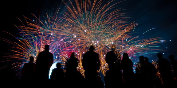 102ThingsToDo-FireworksShows