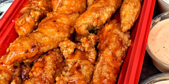 20250best-chicken-wings-las-vegas-nv-restaurants-buffalo-wing-89123