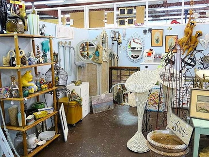 The Vintage and Handmade Market.v1