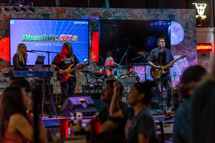 Absolute 90'S Live Music