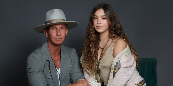 Benny, Mia y Erik Rubin-Raíces