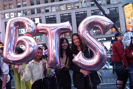 190926142055-04-bts-fans-restricted