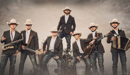 Adverzo &amp; Grupo Retro