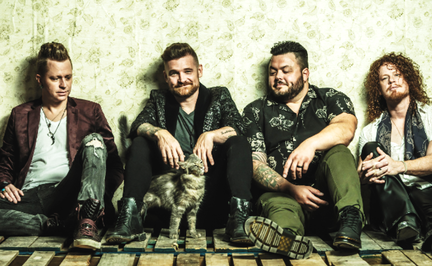 Hinder, Kingdom Collapse, and Saliva
