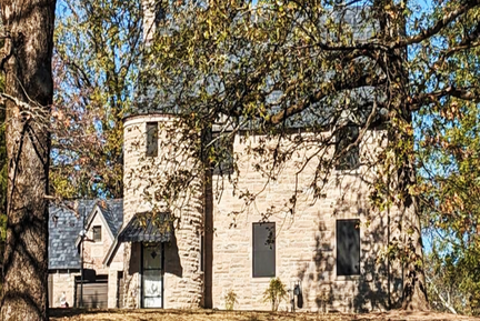 Sandwiching in History Tour: Cherry–Luter Estate