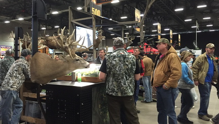 635927221211427311-iowa-deer-classic