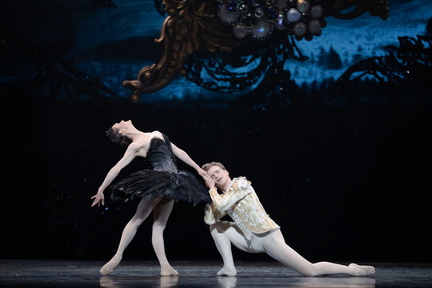 the-national-ballet-of-canada-presents-swan-lake