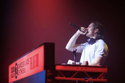 BBC Radio 2  Dance Sounds of the '90s with Vernon Kay