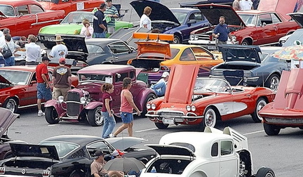 Cars and Creations by the Sea