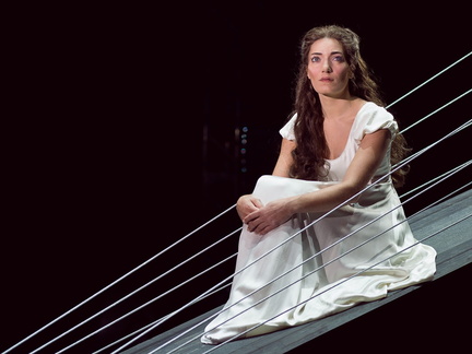 o_06_Das-Musical-ELISABETH_Roberta-Valentini_Elisabeth_Foto_Labelle_Juliane-Bischoff