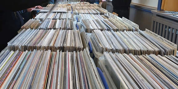 Record and CD Exchange