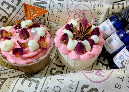 Pastry Chef Experience Cupcake-Shaped Aroma Bath Bomb Making