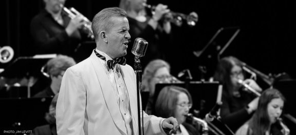 JB with orchestra CU WEB 1600x540 credit edit 497711658077180