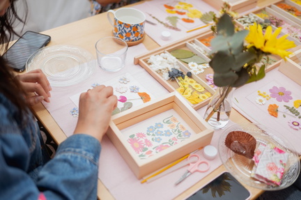 pressed-flower-framing-workshop-perth