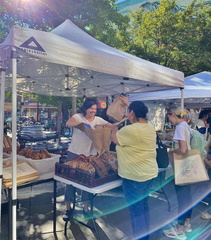 Farmers-Market-23-bread