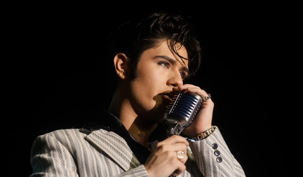 Moses Snow As Elvis The King Of Rock N Roll