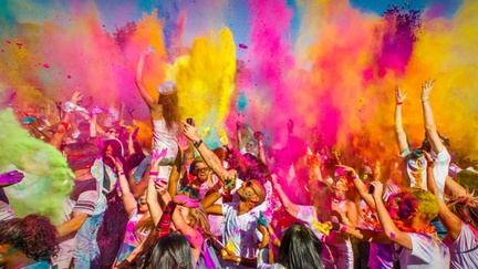 9-ways-to-celebrate-Holi-if-you-are-staying-away-from-home